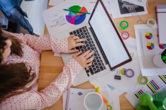 Connect HubSpot CRM with Odoo | Bizople